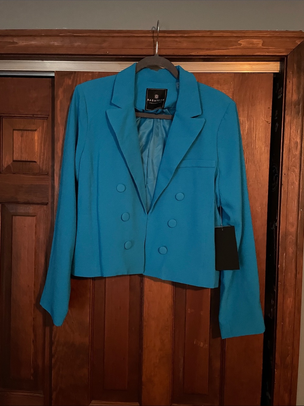 NWT Bagatelle Women's Bright Teal Double-Breasted Cropped Blazer